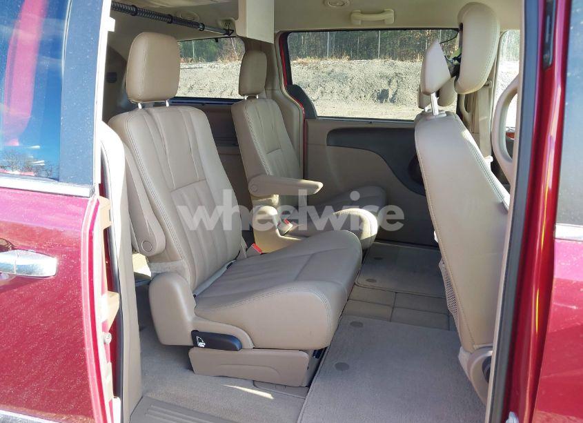 Photo 8 of 2016 Chrysler Town & COUNTRY TOURING (VIN 2C4RC1BG8GR121891)