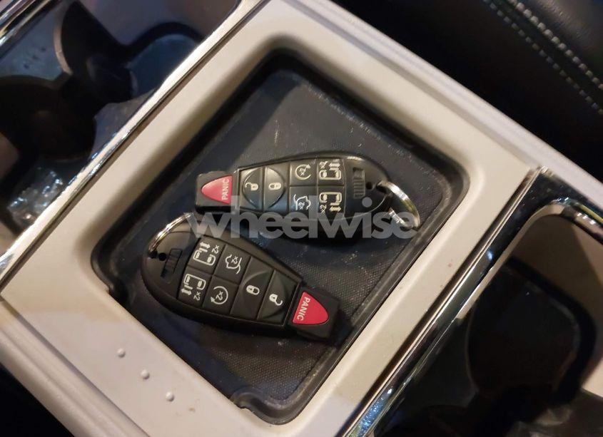 Photo 11 of 2016 Chrysler Town & COUNTRY TOURING (VIN 2C4RC1BG8GR166717)