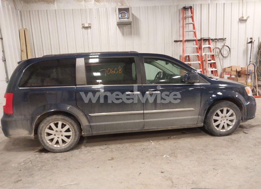 Photo 13 of 2016 Chrysler Town & COUNTRY TOURING (VIN 2C4RC1BG8GR166717)