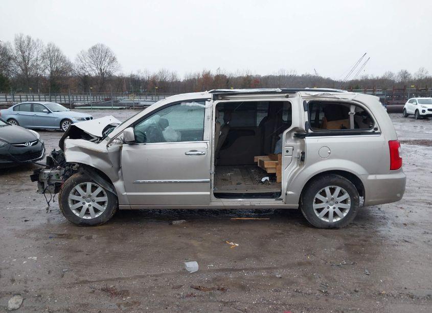 Photo 15 of 2016 Chrysler Town & COUNTRY TOURING (VIN 2C4RC1BG8GR167138)