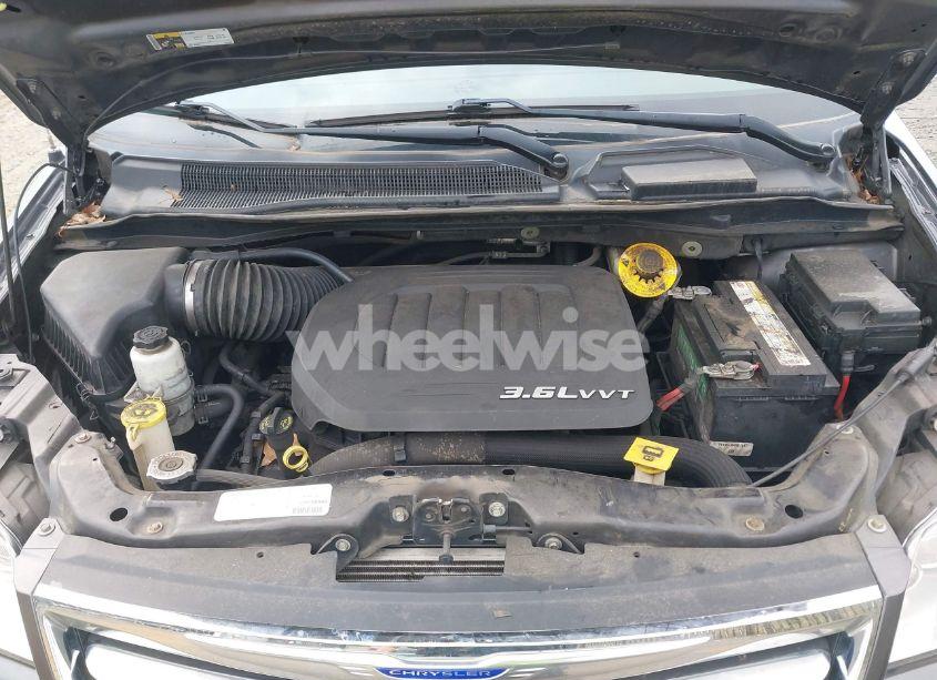 Photo 10 of 2016 Chrysler Town & COUNTRY TOURING (VIN 2C4RC1BG8GR214409)