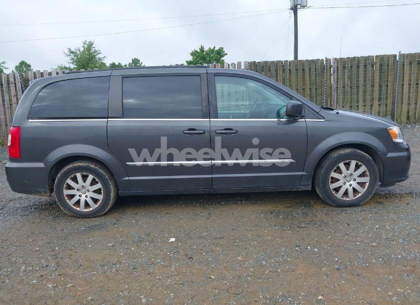 Photo 13 of 2016 Chrysler Town & COUNTRY TOURING (VIN 2C4RC1BG8GR214409)