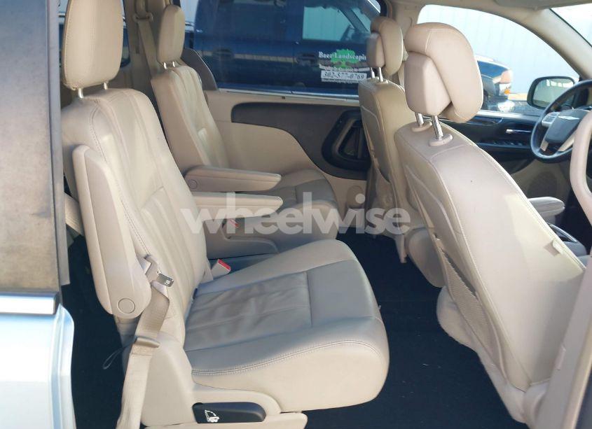 Photo 8 of 2016 Chrysler Town & COUNTRY TOURING (VIN 2C4RC1BG8GR239777)