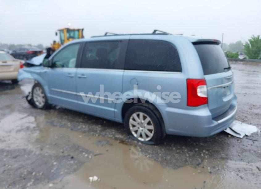 Photo 3 of 2016 Chrysler Town & COUNTRY TOURING (VIN 2C4RC1BG8GR240248)