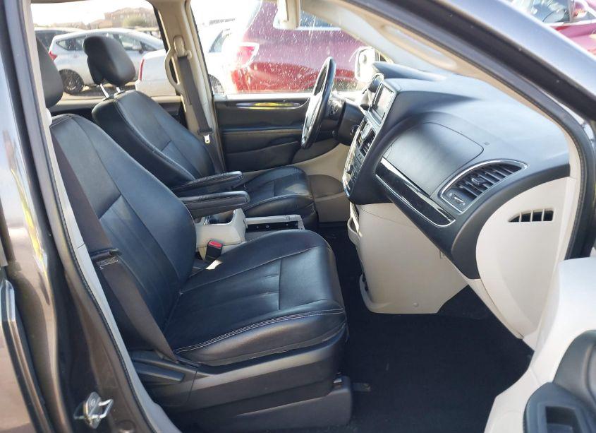 Photo 5 of 2016 Chrysler Town & COUNTRY TOURING (VIN 2C4RC1BG8GR245305)