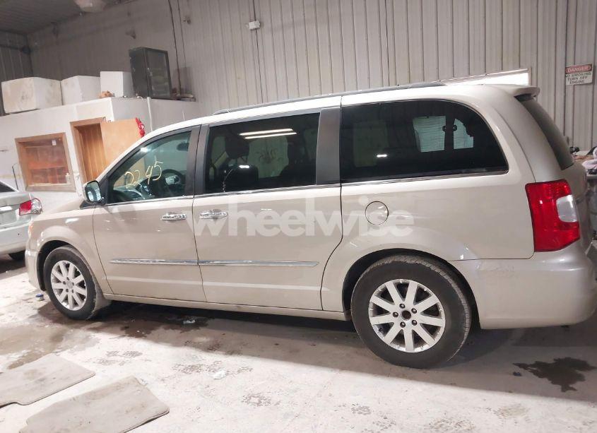 Photo 14 of 2016 Chrysler Town & COUNTRY TOURING (VIN 2C4RC1BG8GR254411)