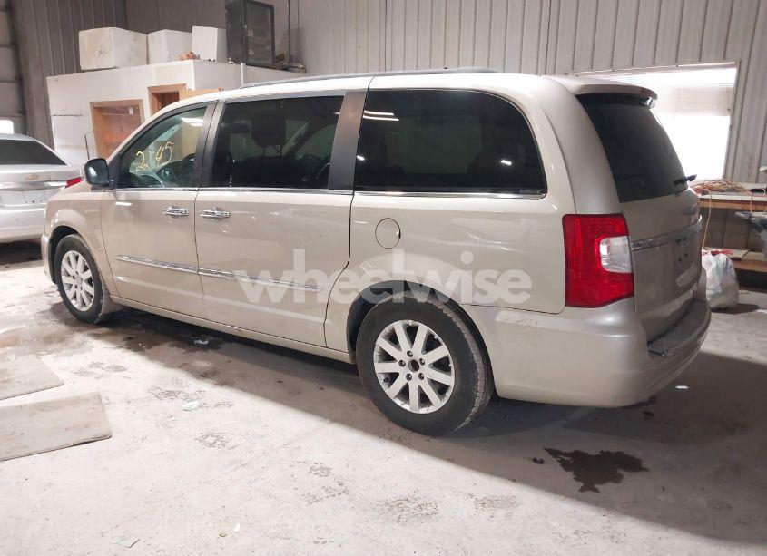 Photo 3 of 2016 Chrysler Town & COUNTRY TOURING (VIN 2C4RC1BG8GR254411)