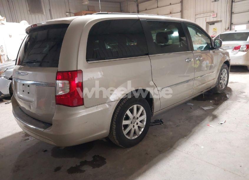 Photo 4 of 2016 Chrysler Town & COUNTRY TOURING (VIN 2C4RC1BG8GR254411)