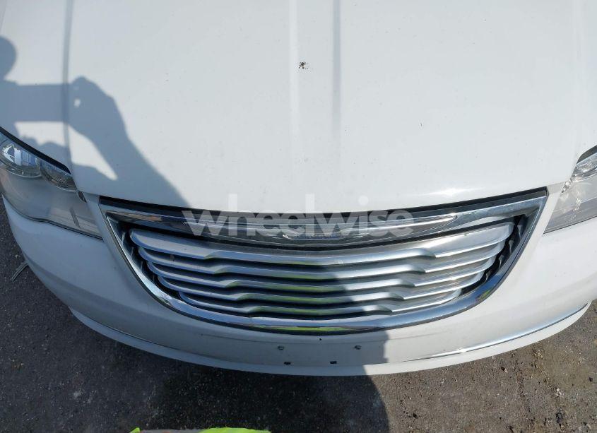 Photo 12 of 2016 Chrysler Town & COUNTRY TOURING (VIN 2C4RC1BG8GR289479)