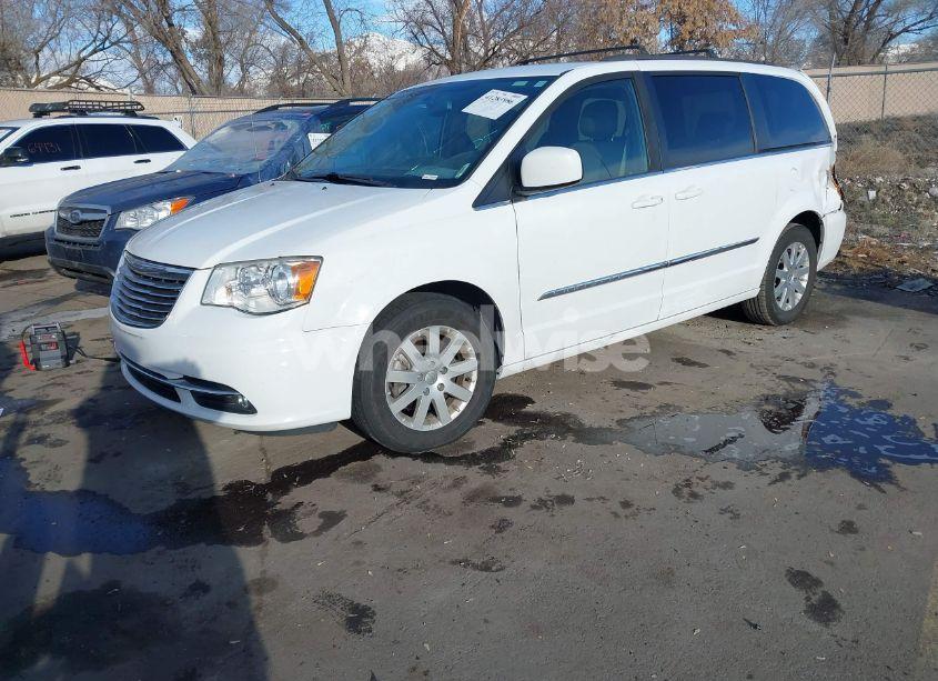 Photo 2 of 2016 Chrysler Town & COUNTRY TOURING (VIN 2C4RC1BG8GR293869)