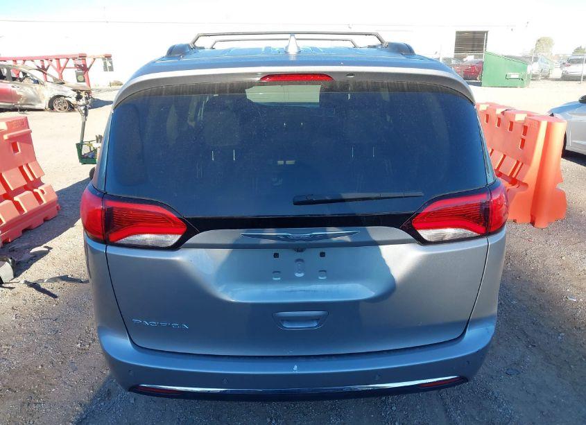 Photo 16 of 2017 Chrysler Pacifica TOURING-L (VIN 2C4RC1BG8HR540261)