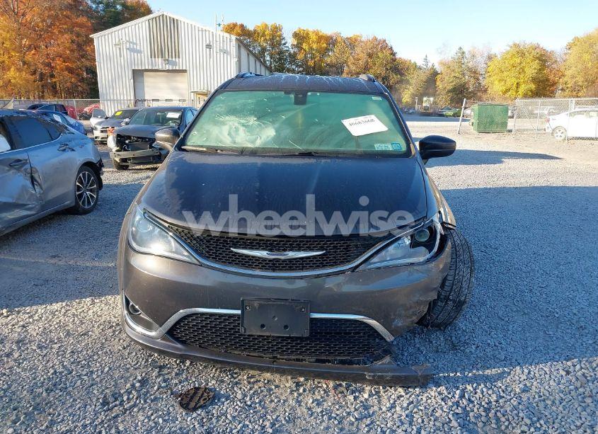 Photo 12 of 2017 Chrysler Pacifica TOURING-L (VIN 2C4RC1BG8HR745496)