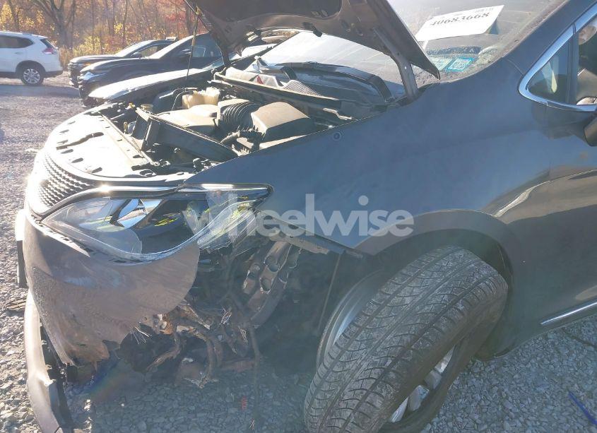 Photo 6 of 2017 Chrysler Pacifica TOURING-L (VIN 2C4RC1BG8HR745496)