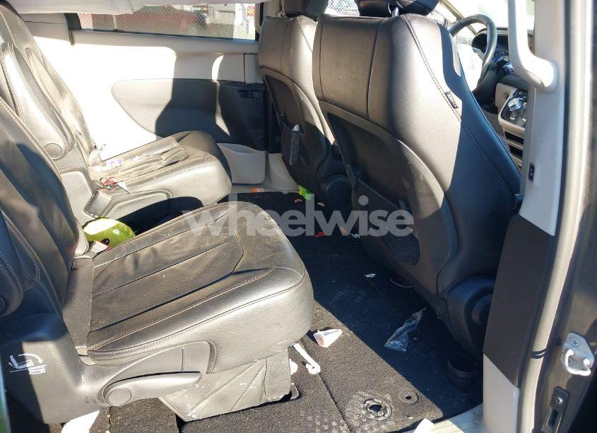 Photo 8 of 2017 Chrysler Pacifica TOURING-L (VIN 2C4RC1BG8HR745496)