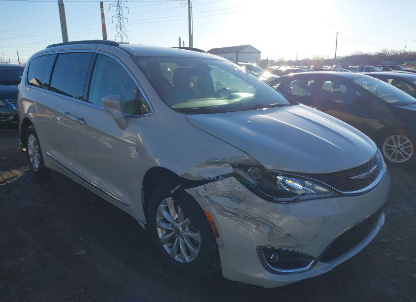 2017 Chrysler Pacifica TOURING-L (VIN 2C4RC1BG8HR759706) main photo