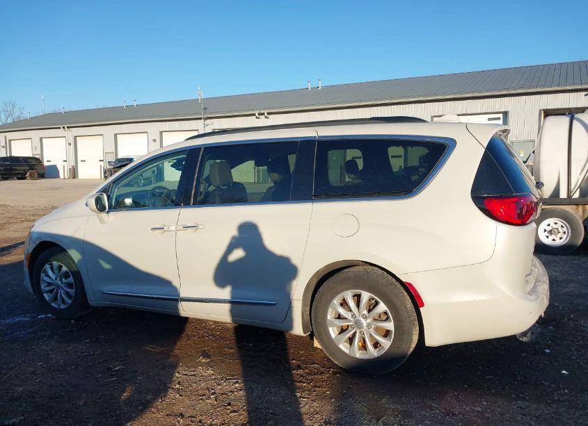 Photo 14 of 2017 Chrysler Pacifica TOURING-L (VIN 2C4RC1BG8HR759706)