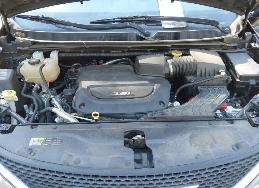 Photo 10 of 2017 Chrysler Pacifica TOURING-L (VIN 2C4RC1BG8HR788025)