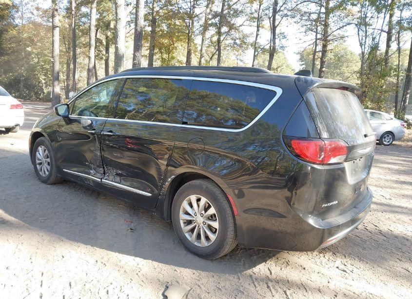 Photo 3 of 2017 Chrysler Pacifica TOURING-L (VIN 2C4RC1BG8HR788025)