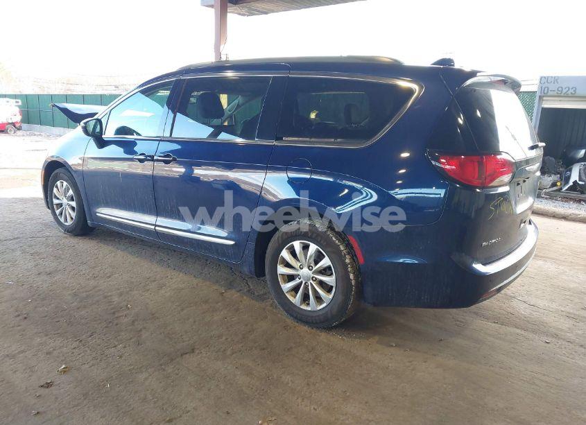 Photo 3 of 2017 Chrysler Pacifica TOURING-L (VIN 2C4RC1BG8HR803784)