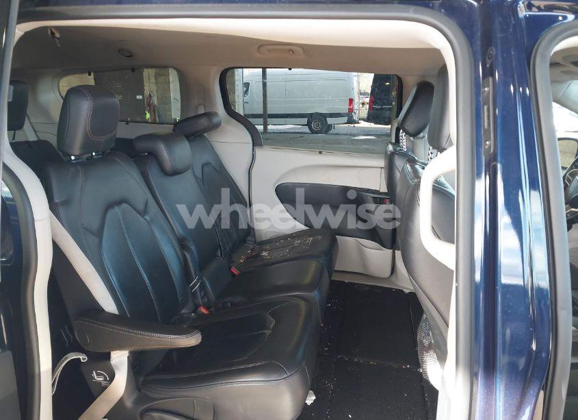 Photo 8 of 2017 Chrysler Pacifica TOURING-L (VIN 2C4RC1BG8HR803784)