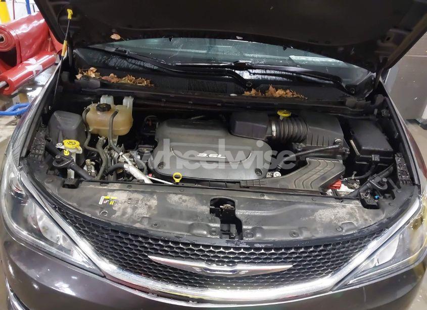 Photo 10 of 2017 Chrysler Pacifica TOURING-L (VIN 2C4RC1BG8HR845050)