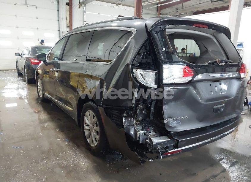 Photo 3 of 2017 Chrysler Pacifica TOURING-L (VIN 2C4RC1BG8HR845050)