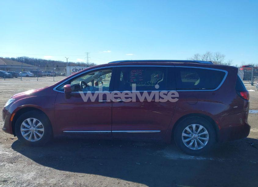 Photo 14 of 2018 Chrysler Pacifica TOURING L (VIN 2C4RC1BG8JR120439)