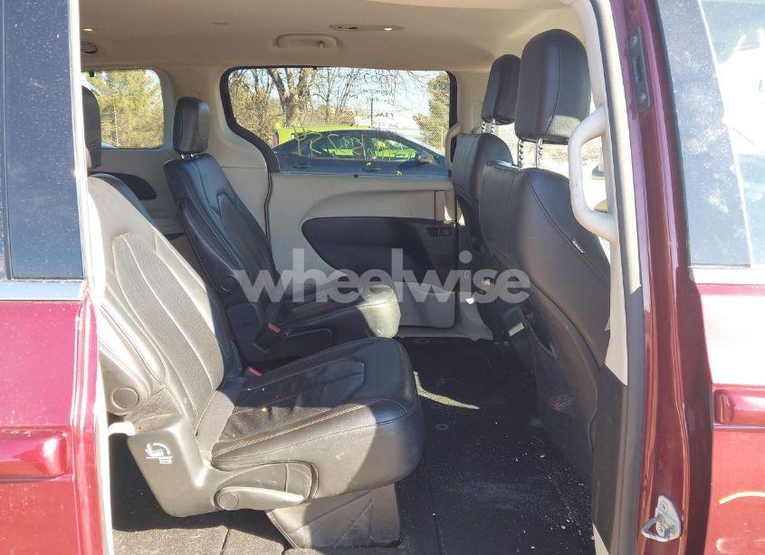 Photo 8 of 2018 Chrysler Pacifica TOURING L (VIN 2C4RC1BG8JR120439)