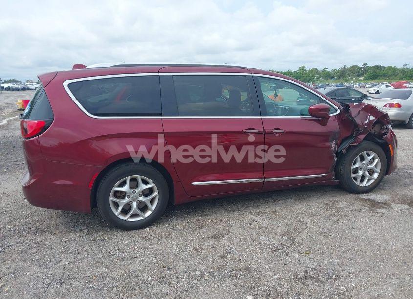 Photo 13 of 2018 Chrysler Pacifica TOURING L (VIN 2C4RC1BG8JR128198)
