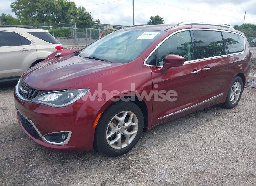 Photo 2 of 2018 Chrysler Pacifica TOURING L (VIN 2C4RC1BG8JR128198)