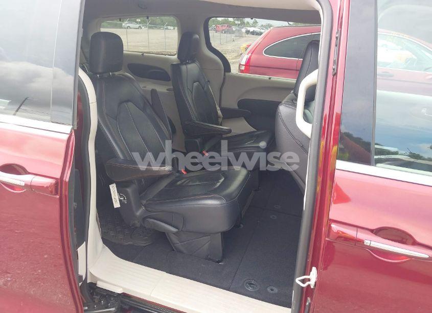 Photo 8 of 2018 Chrysler Pacifica TOURING L (VIN 2C4RC1BG8JR128198)