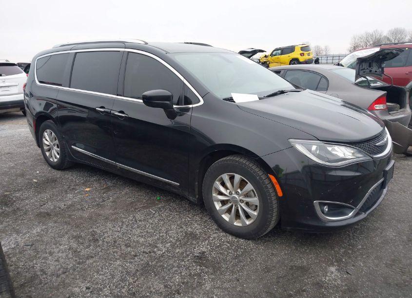Photo 13 of 2018 Chrysler Pacifica TOURING L (VIN 2C4RC1BG8JR217334)