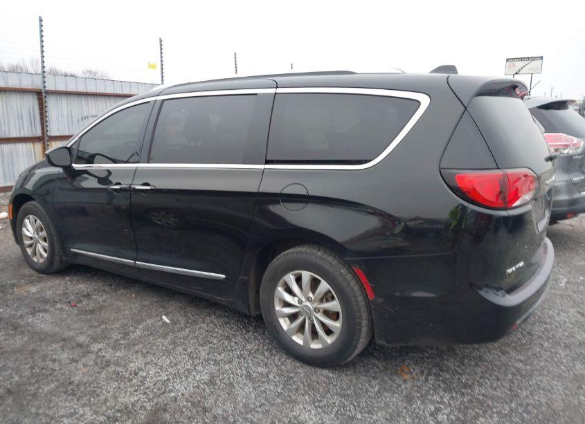 Photo 14 of 2018 Chrysler Pacifica TOURING L (VIN 2C4RC1BG8JR217334)