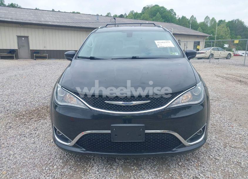 Photo 12 of 2018 Chrysler Pacifica TOURING L (VIN 2C4RC1BG8JR262158)