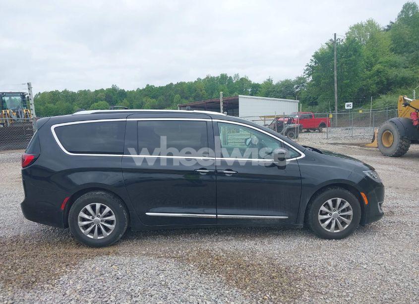 Photo 13 of 2018 Chrysler Pacifica TOURING L (VIN 2C4RC1BG8JR262158)