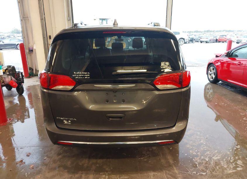 Photo 16 of 2018 Chrysler Pacifica TOURING L (VIN 2C4RC1BG8JR309687)