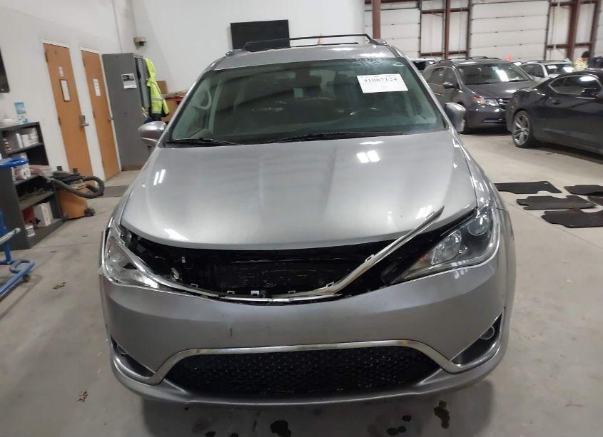Photo 12 of 2019 Chrysler Pacifica TOURING L (VIN 2C4RC1BG8KR559948)