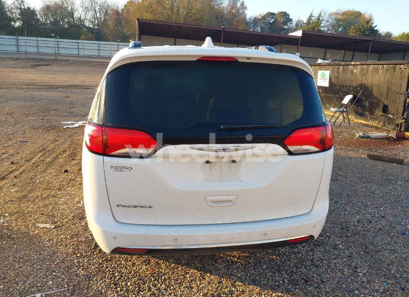 Photo 17 of 2020 Chrysler Pacifica TOURING L (VIN 2C4RC1BG8LR111548)