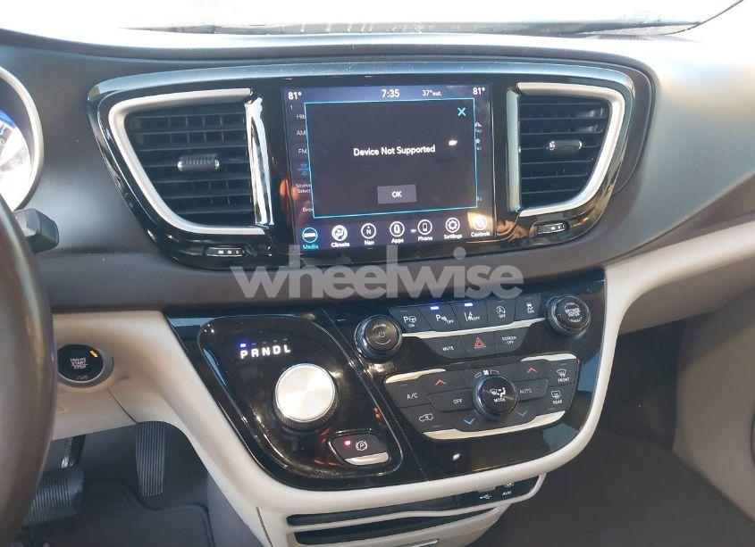 Photo 21 of 2020 Chrysler Pacifica TOURING L (VIN 2C4RC1BG8LR111548)