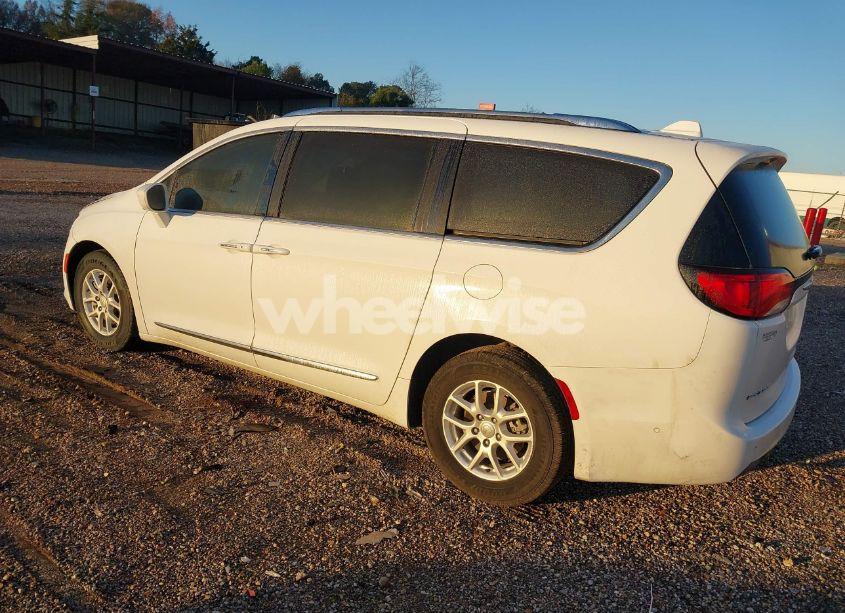 Photo 3 of 2020 Chrysler Pacifica TOURING L (VIN 2C4RC1BG8LR111548)