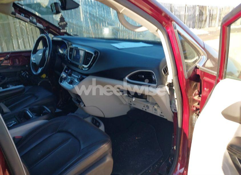 Photo 5 of 2020 Chrysler Pacifica TOURING L (VIN 2C4RC1BG8LR279237)