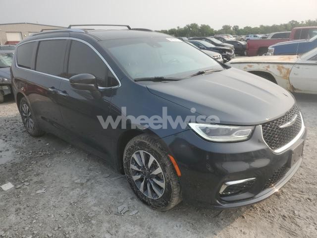 Photo 2 of 2021 CHRYSLER PACIFICA TOURING L (VIN 2C4RC1BG8MR527424)