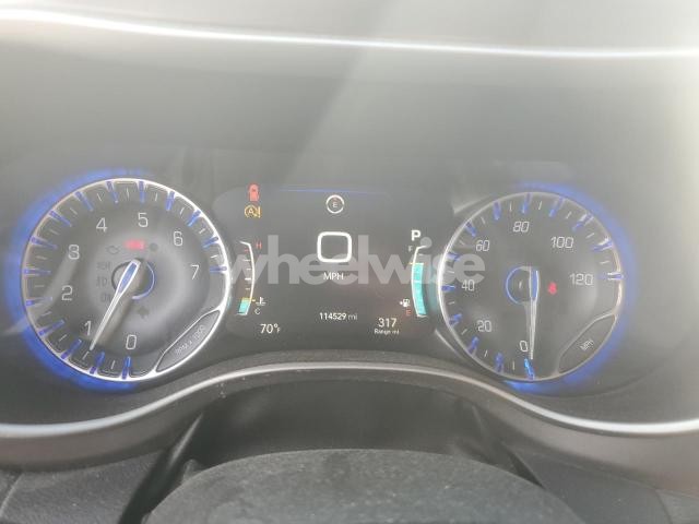 Photo 5 of 2021 CHRYSLER PACIFICA TOURING L (VIN 2C4RC1BG8MR527424)