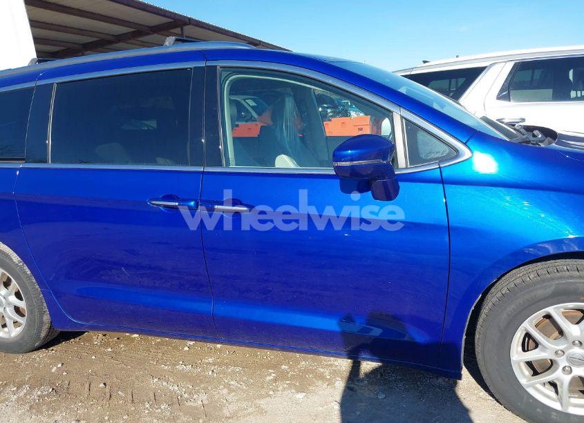 Photo 13 of 2021 Chrysler Pacifica TOURING L (VIN 2C4RC1BG8MR574789)