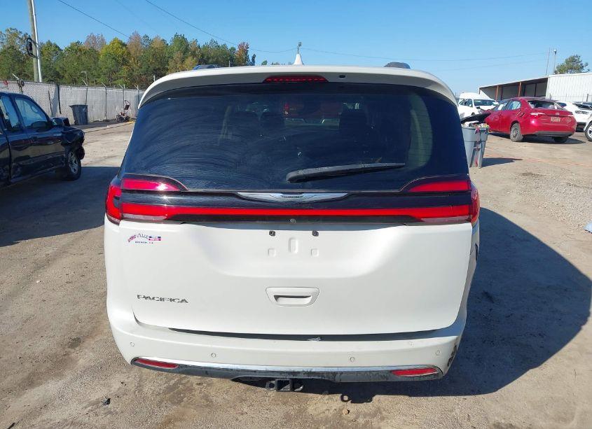 Photo 16 of 2021 Chrysler Pacifica TOURING L (VIN 2C4RC1BG8MR579930)