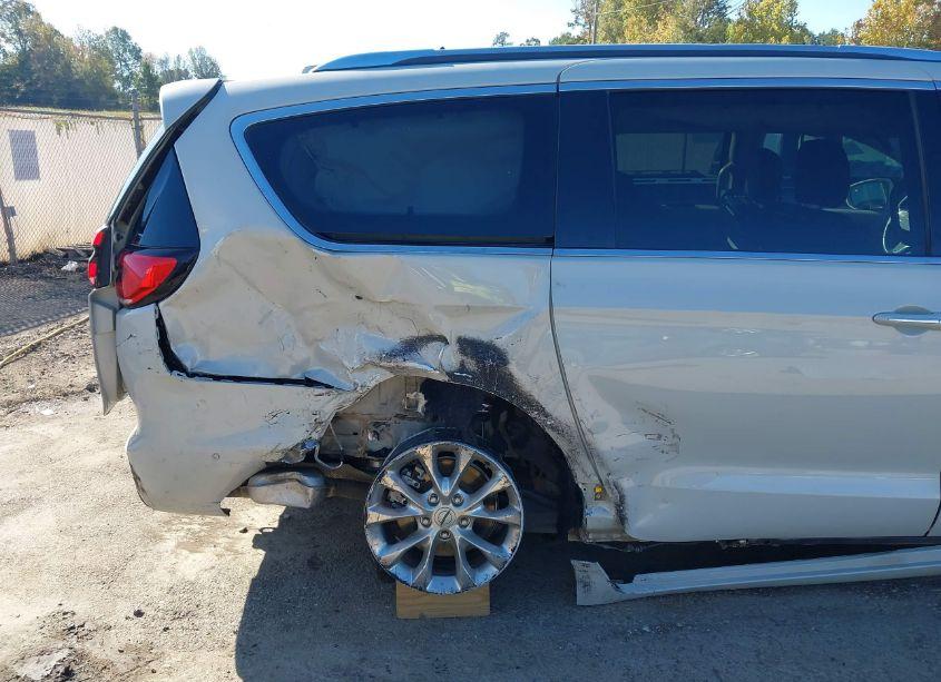 Photo 6 of 2021 Chrysler Pacifica TOURING L (VIN 2C4RC1BG8MR579930)