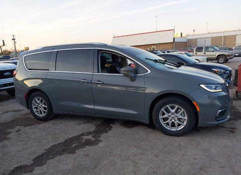 Photo 13 of 2021 Chrysler Pacifica TOURING L (VIN 2C4RC1BG8MR585176)