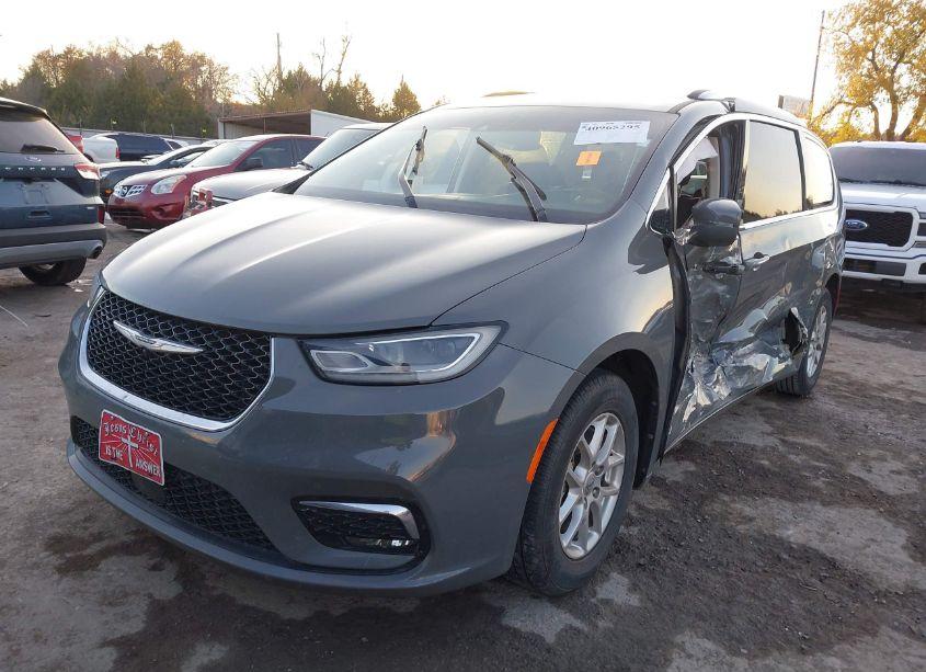 Photo 2 of 2021 Chrysler Pacifica TOURING L (VIN 2C4RC1BG8MR585176)