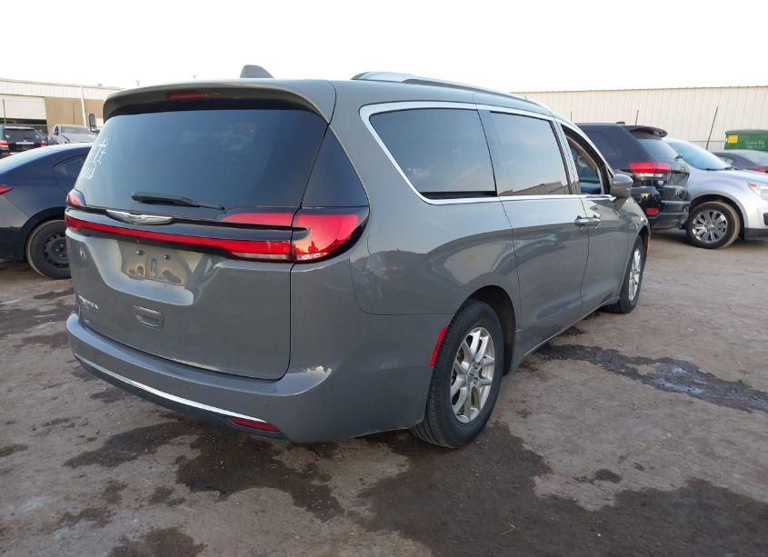Photo 4 of 2021 Chrysler Pacifica TOURING L (VIN 2C4RC1BG8MR585176)