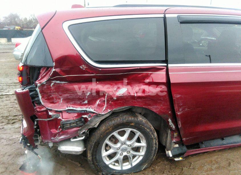 Photo 6 of 2021 Chrysler Pacifica TOURING L (VIN 2C4RC1BG8MR593570)